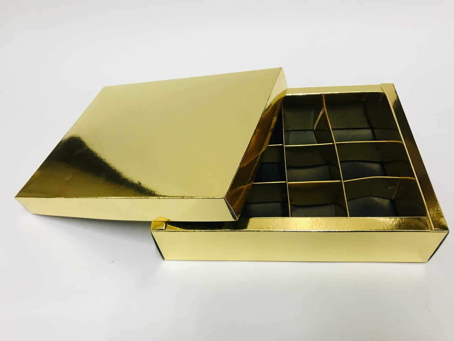 Sweet Gift Box with 12 Removable Compartments-Perfect for Sweets, Dates, and Dry Fruits