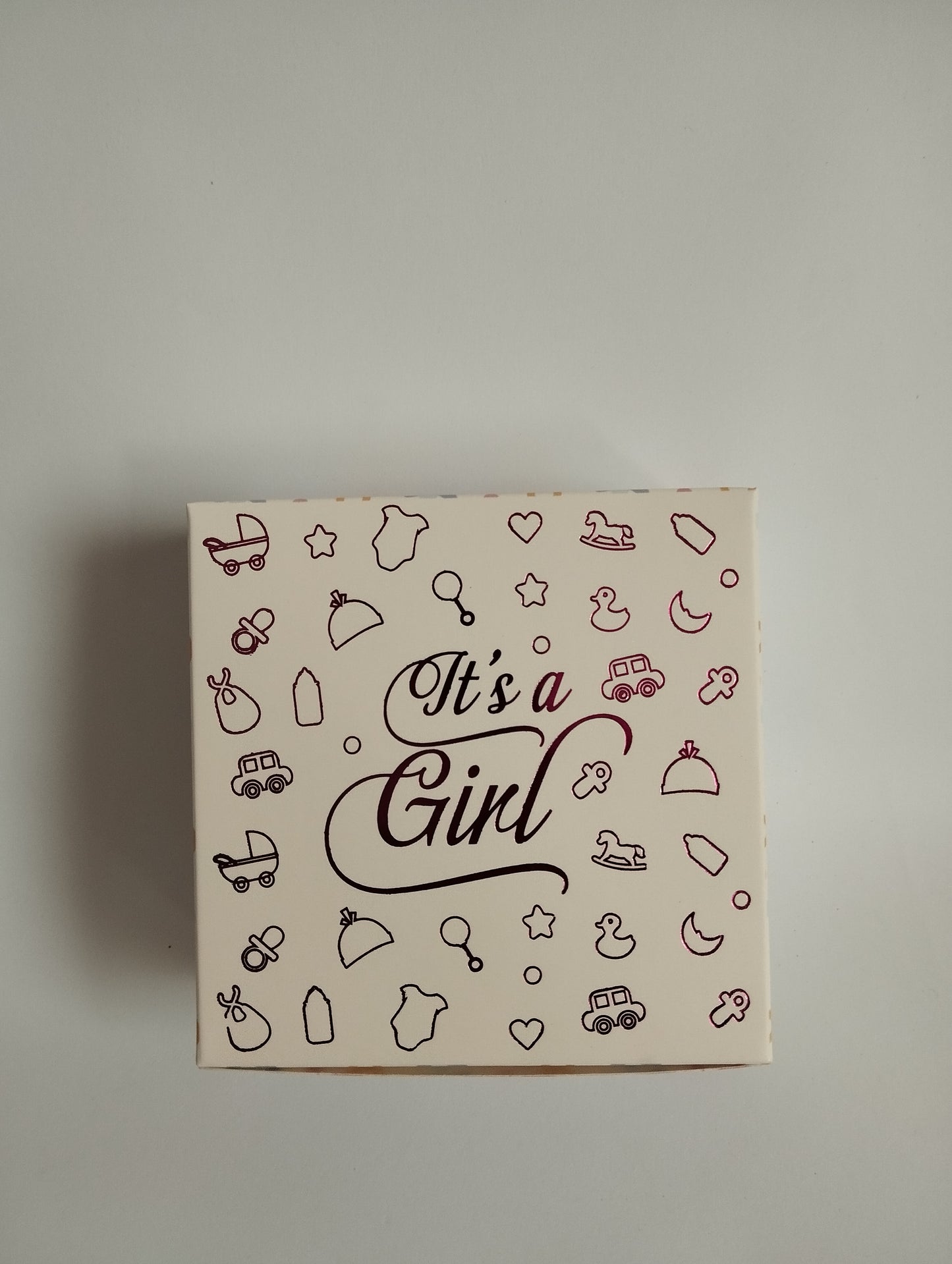 Birth Announcement Gift Box: "It's A Girl" – Custom Baby Gift Packaging