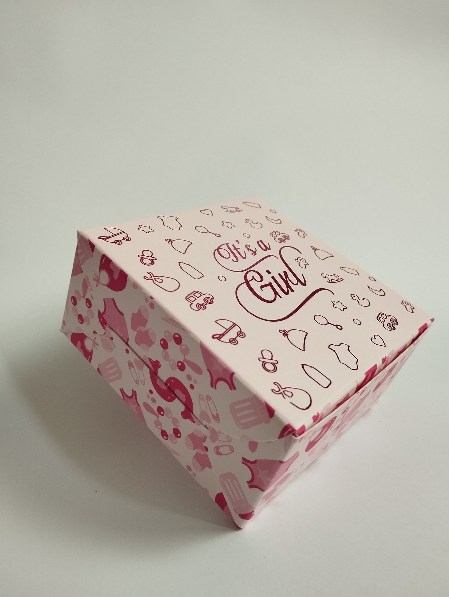 Birth Announcement Gift Box: "It's A Girl" – Custom Baby Gift Packaging