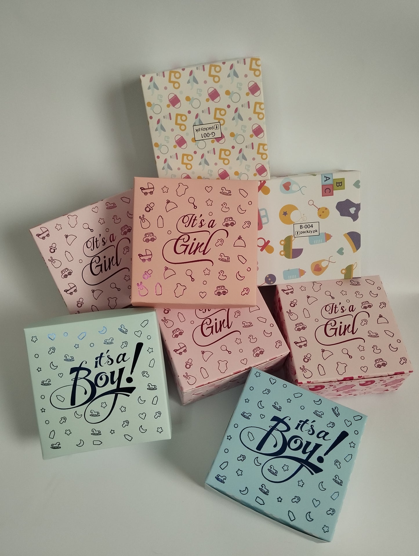 Birth Announcement Gift Box: "It's A Girl" – Custom Baby Gift Packaging