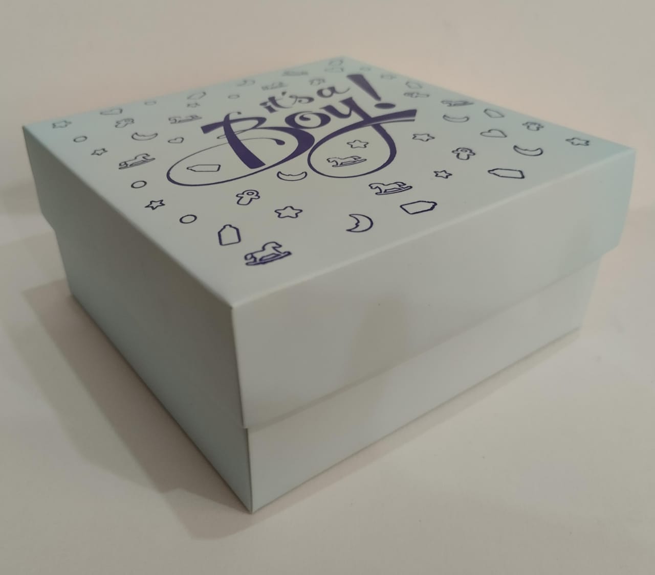 Birth Announcement Gift Box: "It's A Boy" – Custom Baby Box Packaging
