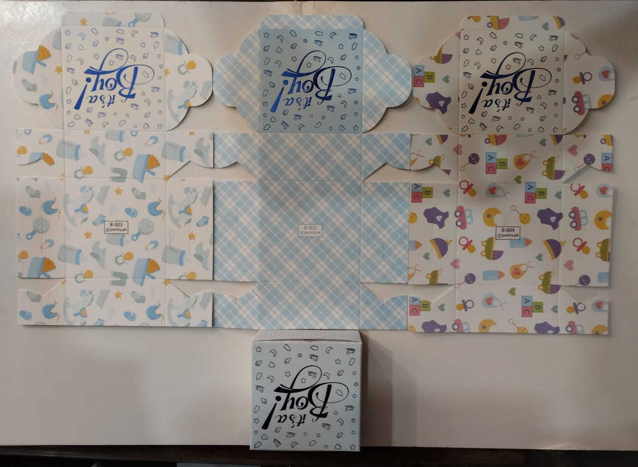 Birth Announcement Gift Box: "It's A Boy" – Custom Baby Box Packaging