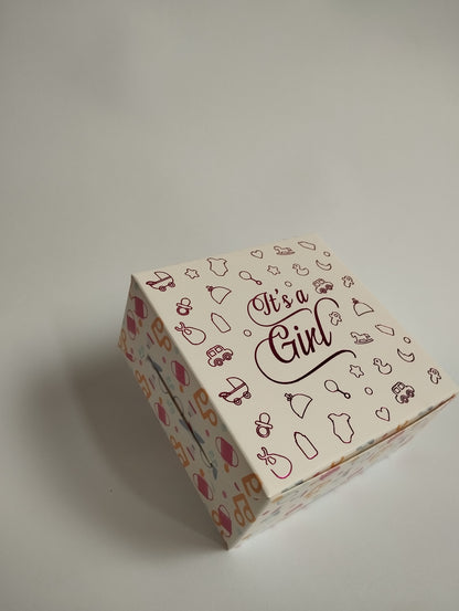 Birth Announcement Gift Box: "It's A Girl" – Custom Baby Gift Packaging