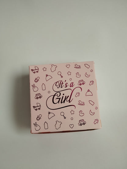 Birth Announcement Gift Box: "It's A Girl" – Custom Baby Gift Packaging