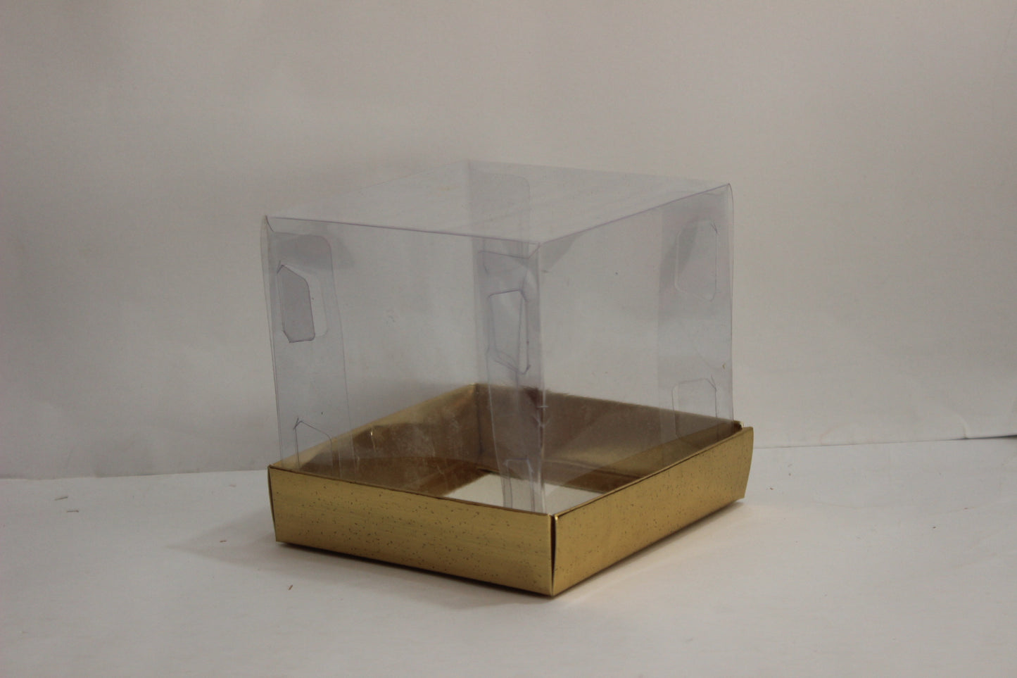 transparent-gift-box-4x4x4