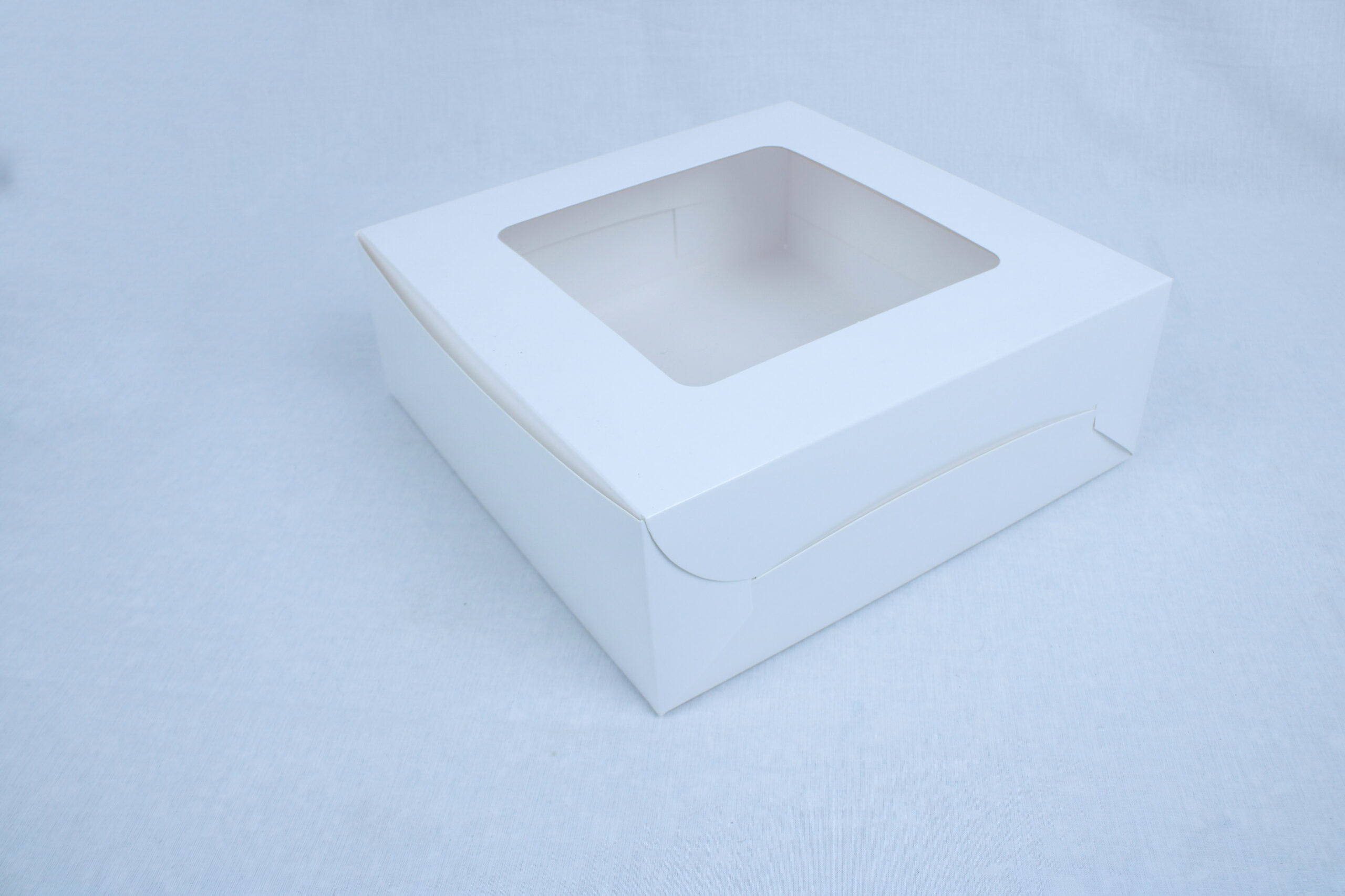 White Bakery box with transparent window for cakes (9"x9"x4")