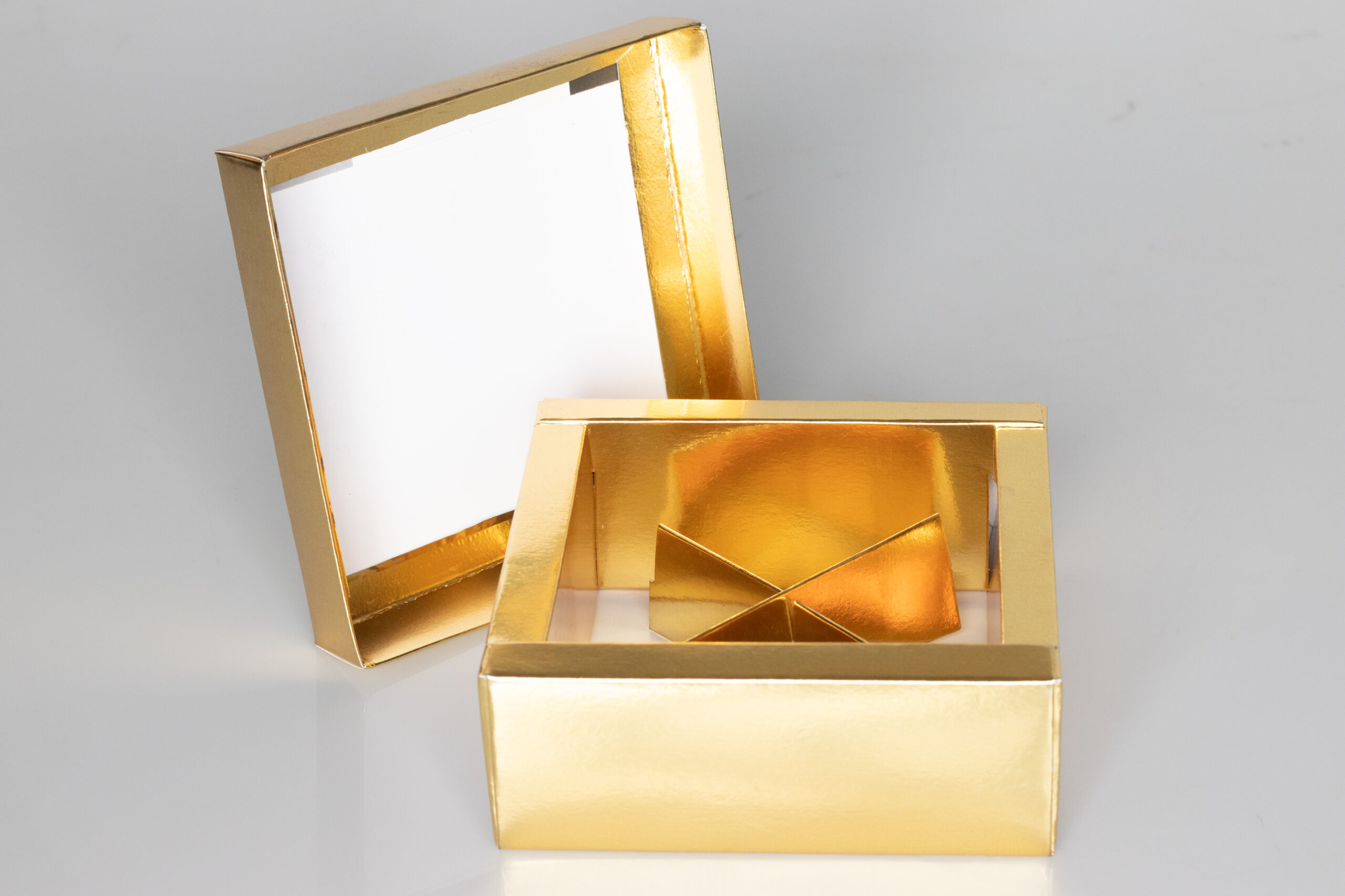 Sweet Gift Box with 4 Removable Compartments (4"x4"x2") - Image 2